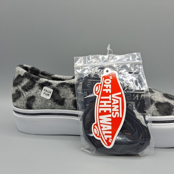 New Vans Authentic Platform 2.0 Fuzzy Snow Leopard Faux Fur True White Women 5.5 - Picture 2 of 11